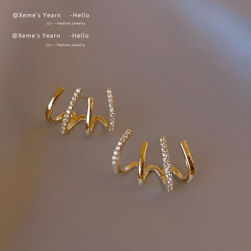 Design Sense Geometric Rake shape Micro Inlaid Zircon Earrings Luxury Accessories For Woman Girls Korean Fashion Jewelry Party
Design Sense Geometric Rake shape Micro Inlaid Zircon Earrings Luxury Accessories For Woman Girls Korean Fashion Jewelry Party