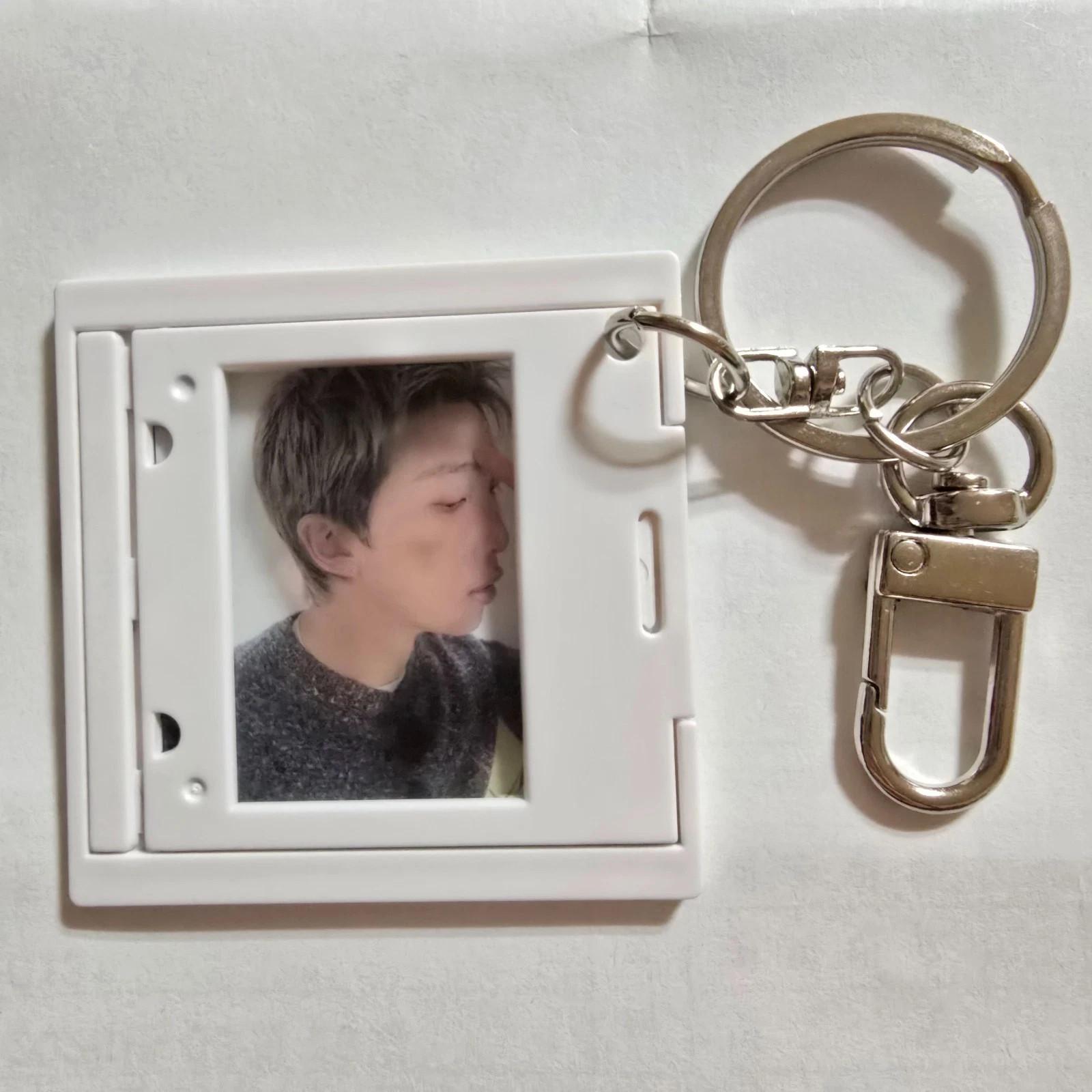 BTS 5-й АЛЬБОМ ARIRANG 2026 WEVERSE POB ФОТОКАРТКА EARLY BIRD ТА КІЛЬЦЕ ДЛЯ КЛЮЧІВ З КРІПЛЕННЯМ ДЛЯ ФІЛЬМУ SELPIE FILM MOUNT KEYRING - RM
BTS 5-й АЛЬБОМ ARIRANG 2026 WEVERSE POB ФОТОКАРТКА EARLY BIRD ТА КІЛЬЦЕ ДЛЯ КЛЮЧІВ З КРІПЛЕННЯМ ДЛЯ ФІЛЬМУ SELPIE FILM MOUNT KEYRING - RM