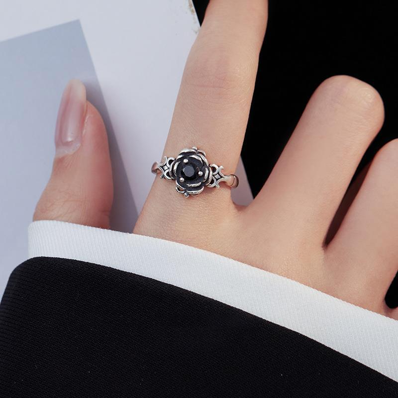 Dark wind simple rose ring cold wind personality versatile punk sweet cool advanced index finger ring
Dark wind simple rose ring cold wind personality versatile punk sweet cool advanced index finger ring