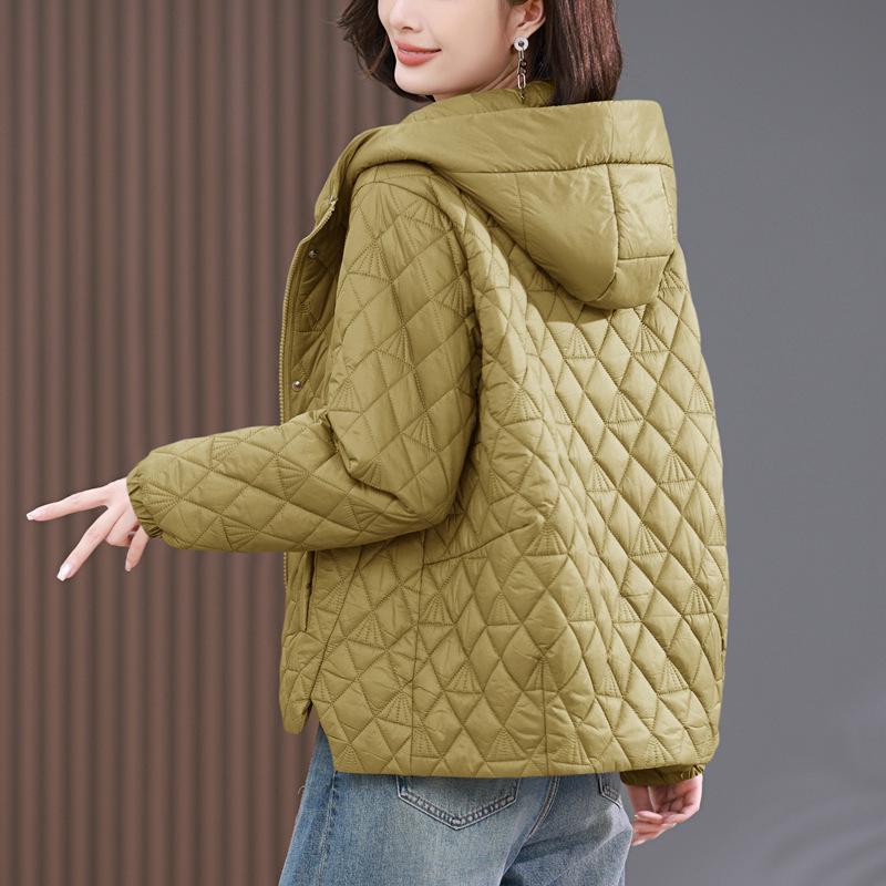 Жіноча весняна легка бавовняна куртка великого розміру з стьобаною обробкою - Модна маленька куртка для мами 2025 2XL (Recommended for 77.5-85 kg)
Жіноча весняна легка бавовняна куртка великого розміру з стьобаною обробкою - Модна маленька куртка для мами 2025 2XL (Recommended for 77.5-85 kg)