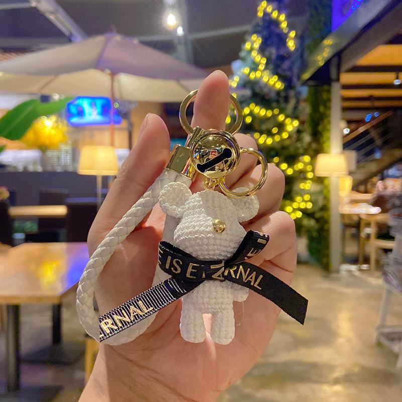 Милый мультяшный брелок с галстуком-бабочкой в виде медвежонка: Изысканный подвес-шарм для сумки для женщин
Милый мультяшный брелок с галстуком-бабочкой в виде медвежонка: Изысканный подвес-шарм для сумки для женщин