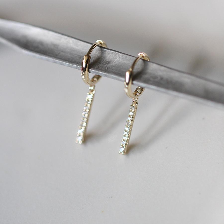 925 Sterling Silver French Simple Pavé Crystal Word Earrings Women Light Luxury Temperament Party Jewelry Girlfriend Gift Gold
925 Sterling Silver French Simple Pavé Crystal Word Earrings Women Light Luxury Temperament Party Jewelry Girlfriend Gift Gold