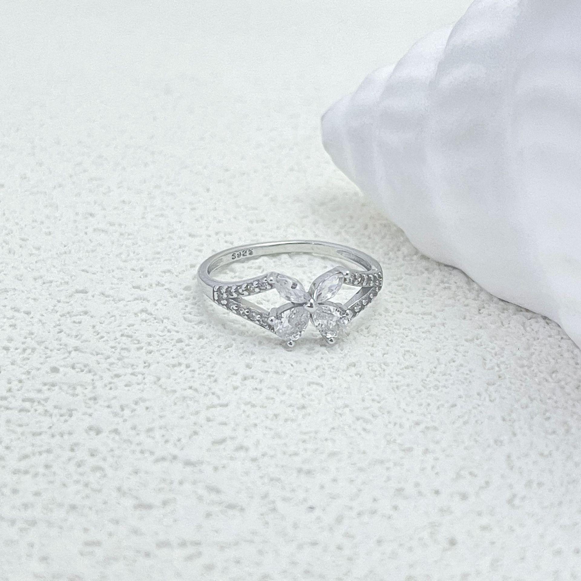 Gold-Plated S925 Sterling Silver Butterfly Ring with Micro-Set Diamonds - European & American Light Luxury Fashion for Women. Size 6
Gold-Plated S925 Sterling Silver Butterfly Ring with Micro-Set Diamonds - European & American Light Luxury Fashion for Women. Size 6