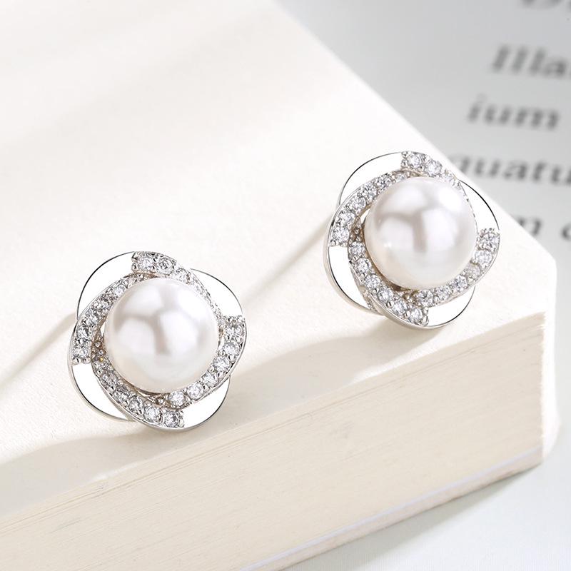 Chic Pearl Stud Dangle Earrings: 2022 Minimalist Cold Style Jewelry for Women платиновый
Chic Pearl Stud Dangle Earrings: 2022 Minimalist Cold Style Jewelry for Women платиновый