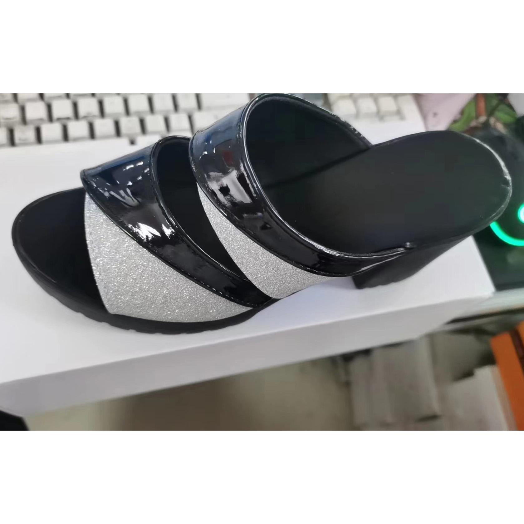 Женские летние туфли Fish Mouth с толстой подошвой, классные тапочки, повседневные туфли на среднем каблуке, водонепроницаемая верхняя одежда на платформе, сандалии, туфли 35-41 35 серебряный
Женские летние туфли Fish Mouth с толстой подошвой, классные тапочки, повседневные туфли на среднем каблуке, водонепроницаемая верхняя одежда на платформе, сандалии, туфли 35-41 35 серебряный