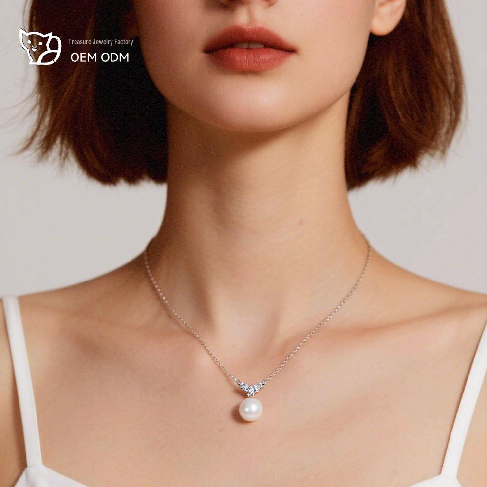 Elegant Pearl Pendant Necklace in S925 Sterling Silver - French Retro Style, High-End Autumn/Winter Clavicle Chain 925 Silver
Elegant Pearl Pendant Necklace in S925 Sterling Silver - French Retro Style, High-End Autumn/Winter Clavicle Chain 925 Silver
