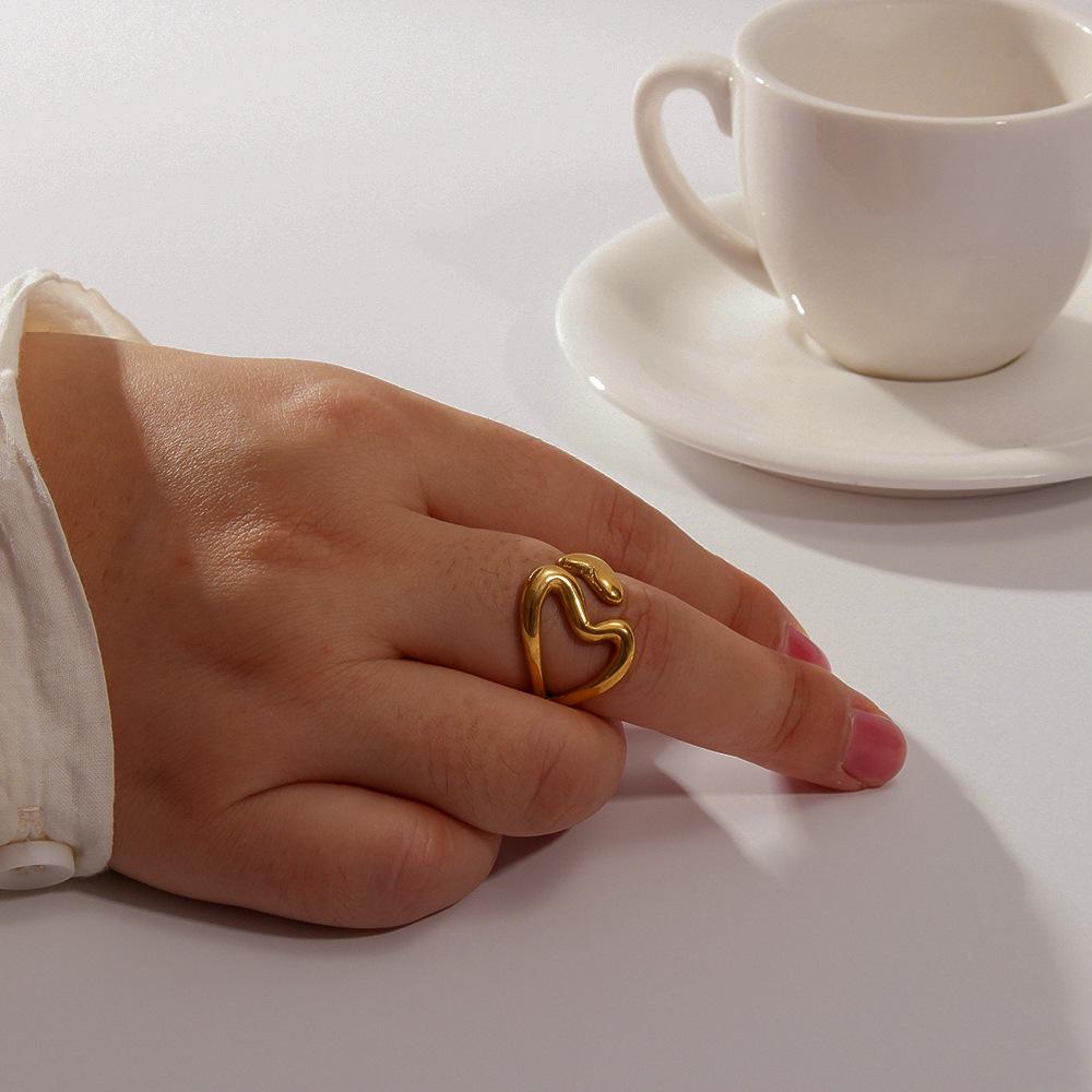 European & American Titanium Steel Heart Hollow Double-Headed Versatile Open Ring, 18K Gold Plated Adjustable
European & American Titanium Steel Heart Hollow Double-Headed Versatile Open Ring, 18K Gold Plated Adjustable