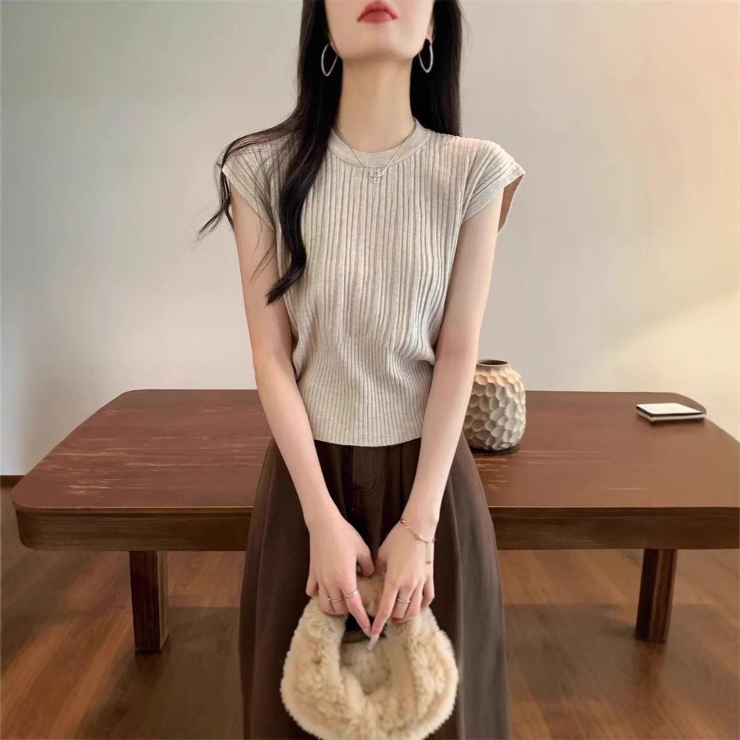Korean Style Versatile Round Neck Short Sleeve Knit Top for Women - Summer 2025 Casual Niche T-Shirt One Size (Recommended for up to 125 lbs)
Korean Style Versatile Round Neck Short Sleeve Knit Top for Women - Summer 2025 Casual Niche T-Shirt One Size (Recommended for up to 125 lbs)