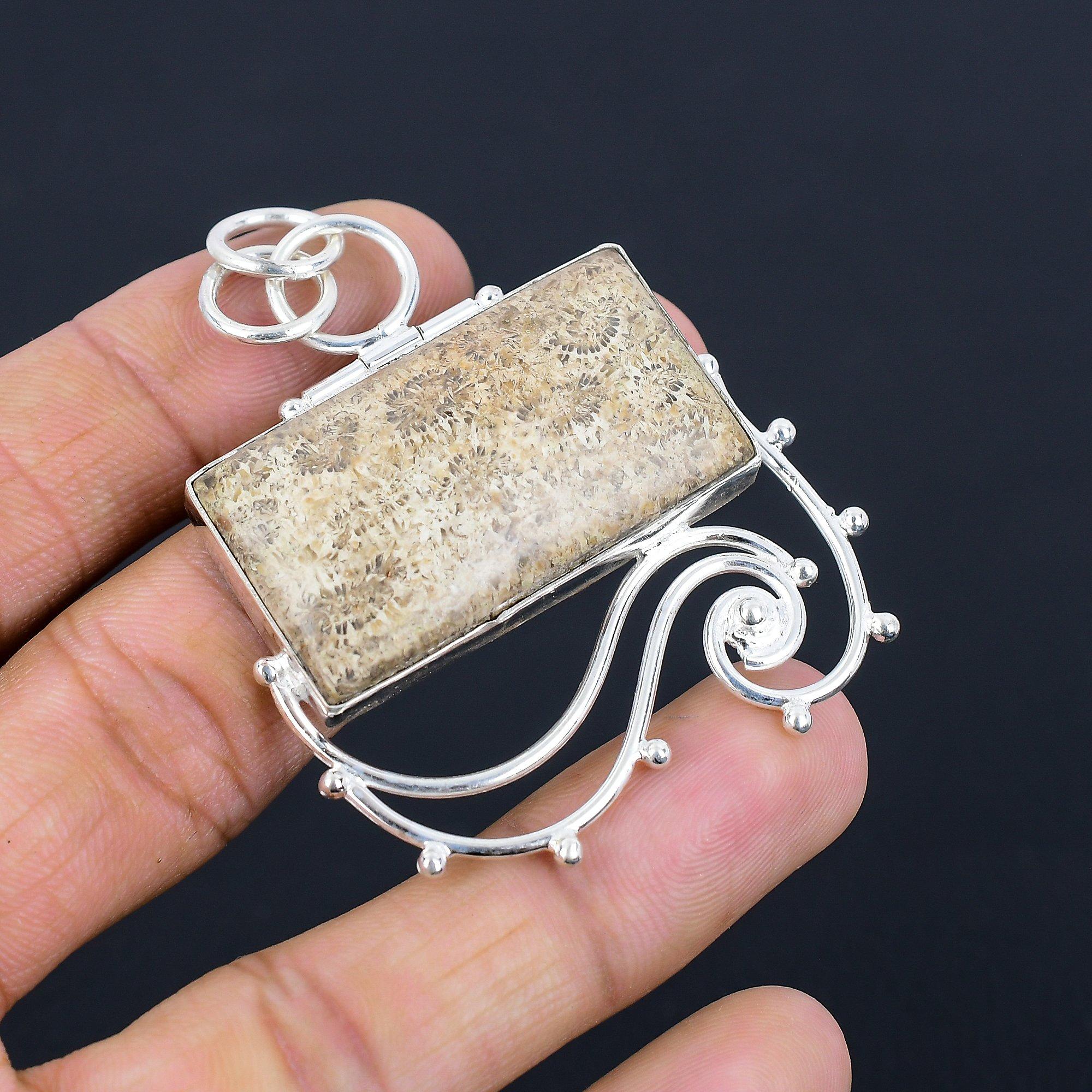 Подарок для нее Подвеска из ювелирного серебра 925 пробы с натуральным ископаемым кораллом
Подарок для нее Подвеска из ювелирного серебра 925 пробы с натуральным ископаемым кораллом