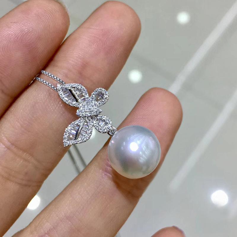 Huitan Butterfly Imitation Pearl Pendant Necklace for Women Luxury Trendy Bridal Wedding Necklace Sparkling Cubic Zircon 41CM 5CM
Huitan Butterfly Imitation Pearl Pendant Necklace for Women Luxury Trendy Bridal Wedding Necklace Sparkling Cubic Zircon 41CM 5CM