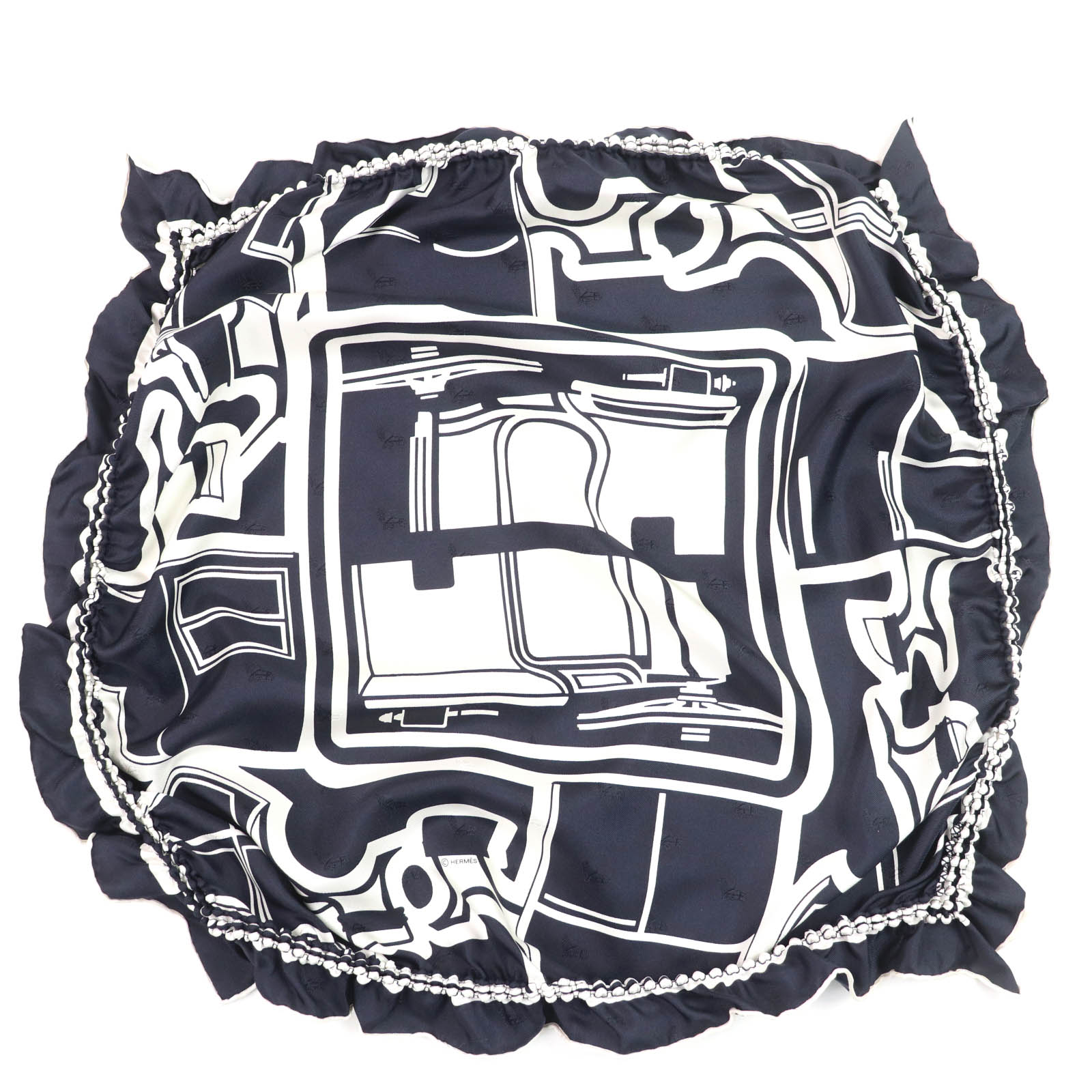 Excellent HERMES scarf COUPES TATTOO Coupe Tatouage Full Full Design Navy silk Women Used
Excellent HERMES scarf COUPES TATTOO Coupe Tatouage Full Full Design Navy silk Women Used