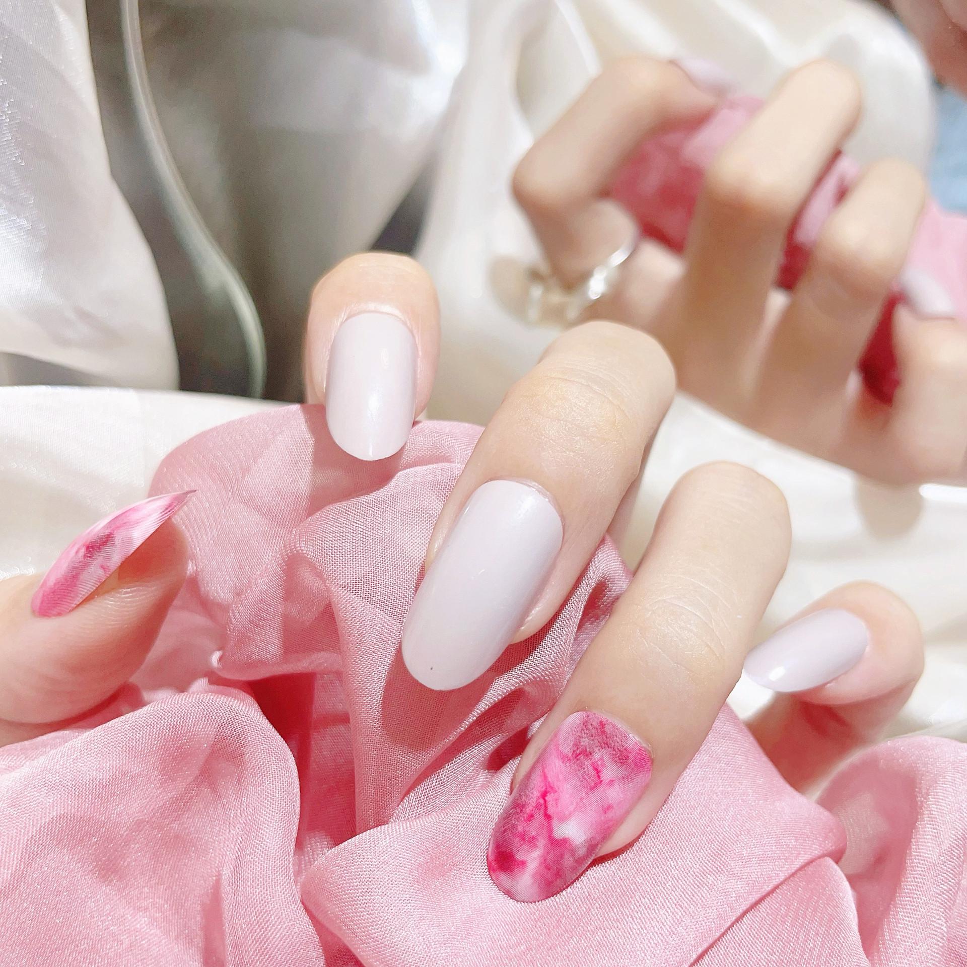 Ombre Pink & White Removable Wearable Nail Stickers 
Ombre Pink & White Removable Wearable Nail Stickers