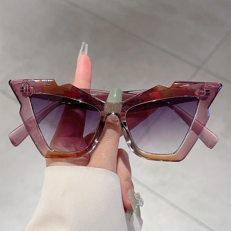 Latest Vintage Retro Cat Eye Sunglasses For Women Sexy Red Stylish Sun Eyeglasses Colorful Vintage Ladies Shades UV400 Female Male Gafas
Latest Vintage Retro Cat Eye Sunglasses For Women Sexy Red Stylish Sun Eyeglasses Colorful Vintage Ladies Shades UV400 Female Male Gafas