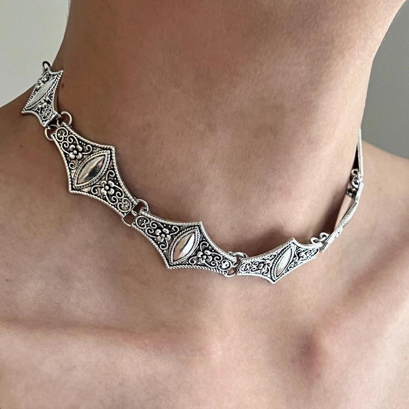 Vintage Copper Color Carved Pattern Geometric Splicing Necklace, Women s Personalized Punk Style Holiday Accessory Gift
Vintage Copper Color Carved Pattern Geometric Splicing Necklace, Women s Personalized Punk Style Holiday Accessory Gift