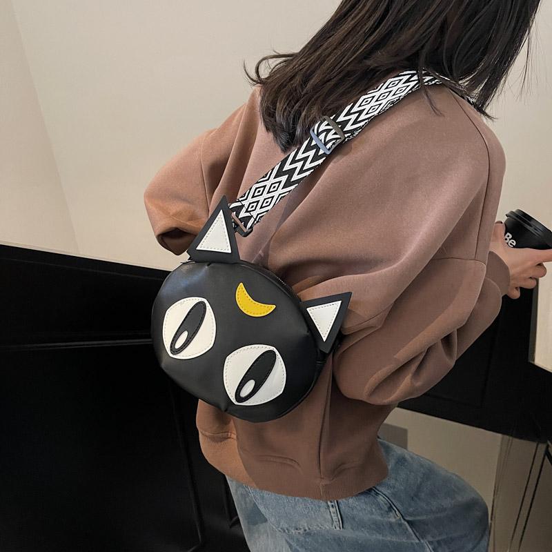 Japanese Cute Cartoon Cat Handbag JK Student Shoulder Bag Trend Women s Black Leather Crossbody Bag With Embroidery Wide Strap чёрный
Japanese Cute Cartoon Cat Handbag JK Student Shoulder Bag Trend Women s Black Leather Crossbody Bag With Embroidery Wide Strap чёрный