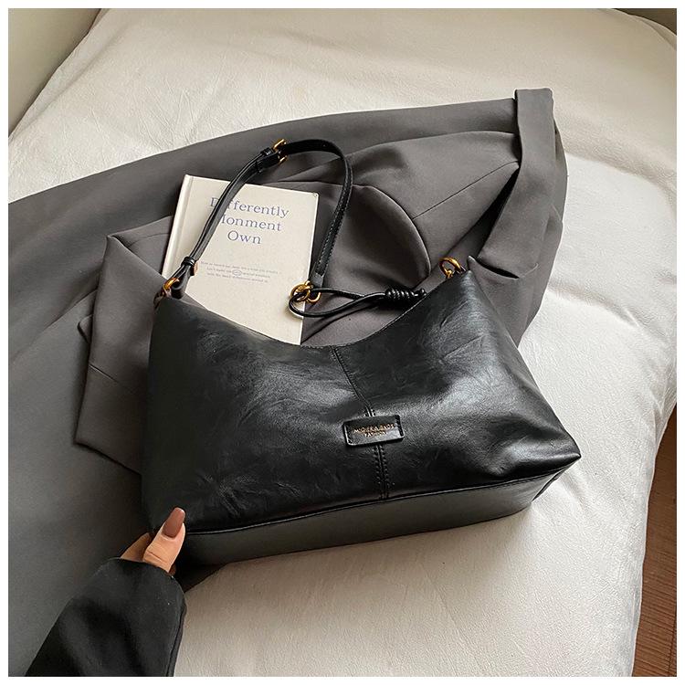 Women s Retro PU Tote Bag 2025 - Versatile Large Capacity Crossbody and Shoulder Bag One Size
Women s Retro PU Tote Bag 2025 - Versatile Large Capacity Crossbody and Shoulder Bag One Size