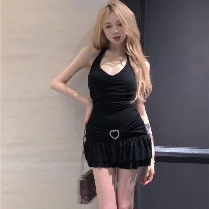 Women s Black Halter Neck Camisole Dress, Slim-Fit Ruched Waist, Ruffled Hip-Hugging Skirt Large
Women s Black Halter Neck Camisole Dress, Slim-Fit Ruched Waist, Ruffled Hip-Hugging Skirt Large