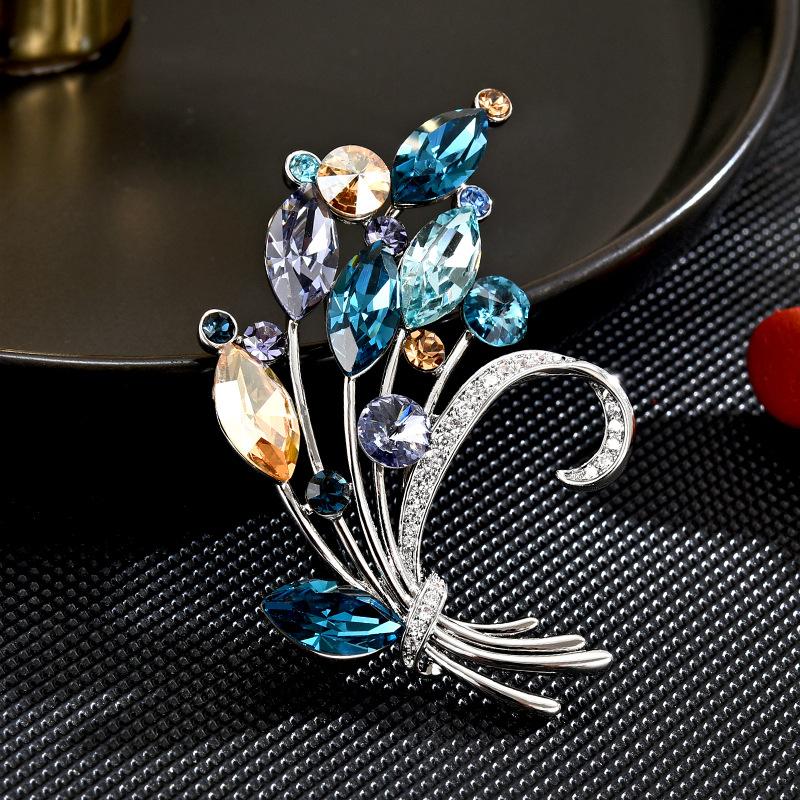 Women s Light Luxury Design Elegant Flower Brooch Fashionable And Versatile Niche Design Sense Brooch Daily Accessories
Women s Light Luxury Design Elegant Flower Brooch Fashionable And Versatile Niche Design Sense Brooch Daily Accessories