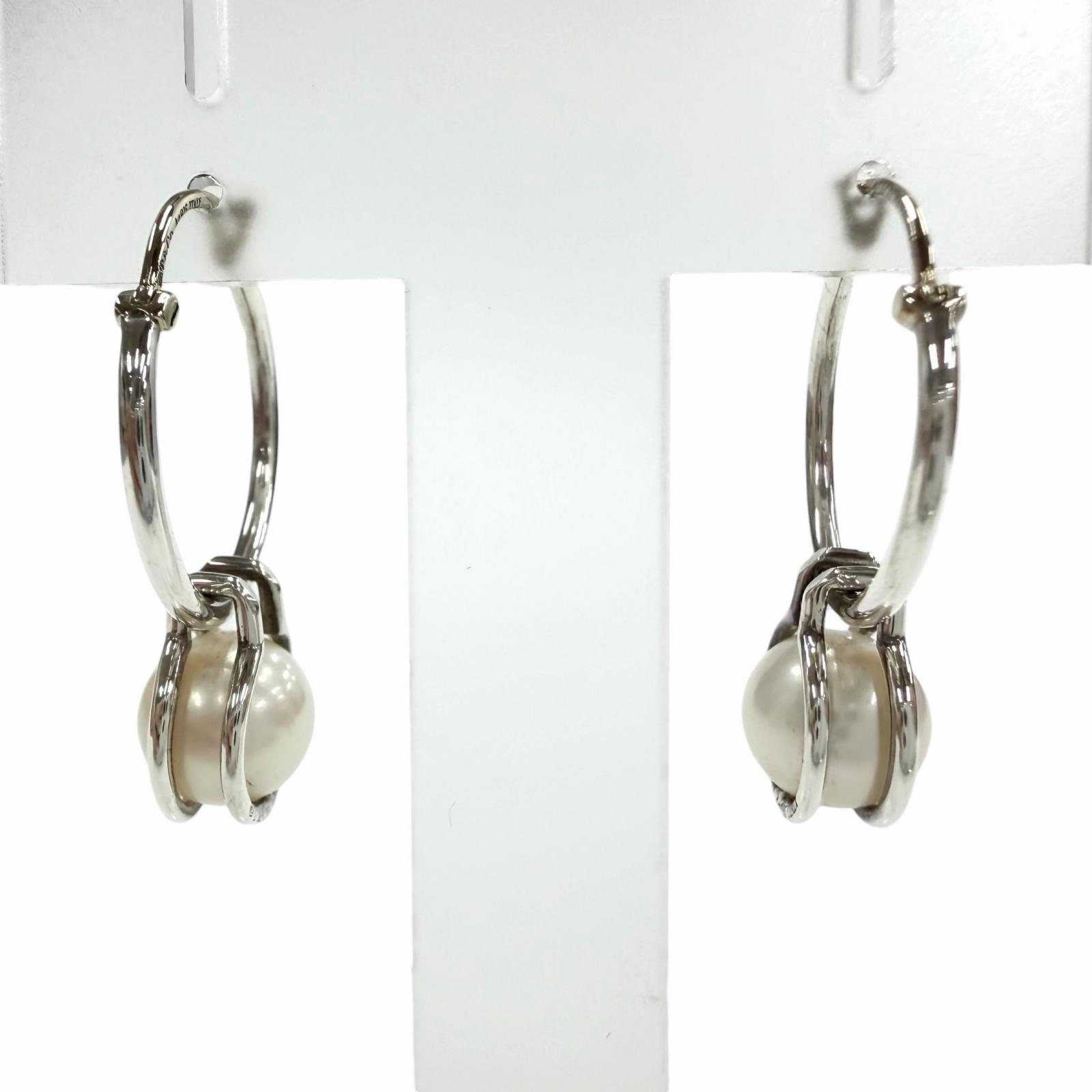 Great TIFFANY&Co. Pierce Hardware Pearl Hoop 925 Women Used
Great TIFFANY&Co. Pierce Hardware Pearl Hoop 925 Women Used