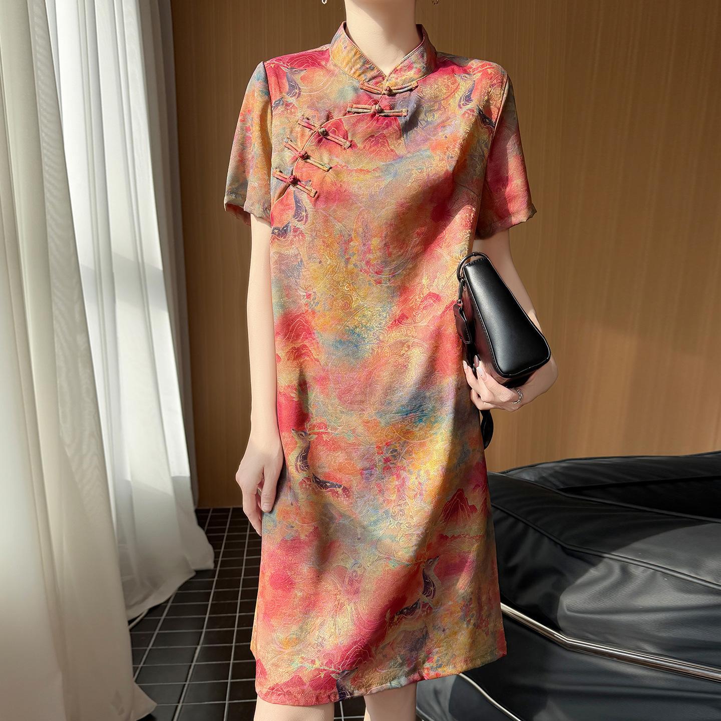Retro V-neck Buttoned Dress for Women, New Spring/summer Style, Short-sleeved Printed Cheongsam Dress, Elegant and Long Dress with A Graceful Style M
Retro V-neck Buttoned Dress for Women, New Spring/summer Style, Short-sleeved Printed Cheongsam Dress, Elegant and Long Dress with A Graceful Style M