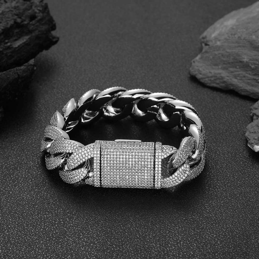 20mm Cuban Link Bracelet Full Zircon Iced Out 4 Rows CZ Chain Bracelets Punk Wristband Jewelry Gift for Him/Her Width 20MM&7 in17.78cm Bracelet
20mm Cuban Link Bracelet Full Zircon Iced Out 4 Rows CZ Chain Bracelets Punk Wristband Jewelry Gift for Him/Her Width 20MM&7 in17.78cm Bracelet