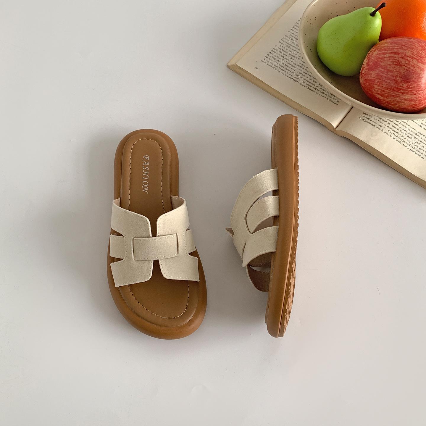 Fashion and lightweight retro non-slip thick-soled one-word slippers for women s summer wear 2025 new models with skirts French sandals 40 бежевий
Fashion and lightweight retro non-slip thick-soled one-word slippers for women s summer wear 2025 new models with skirts French sandals 40 бежевий