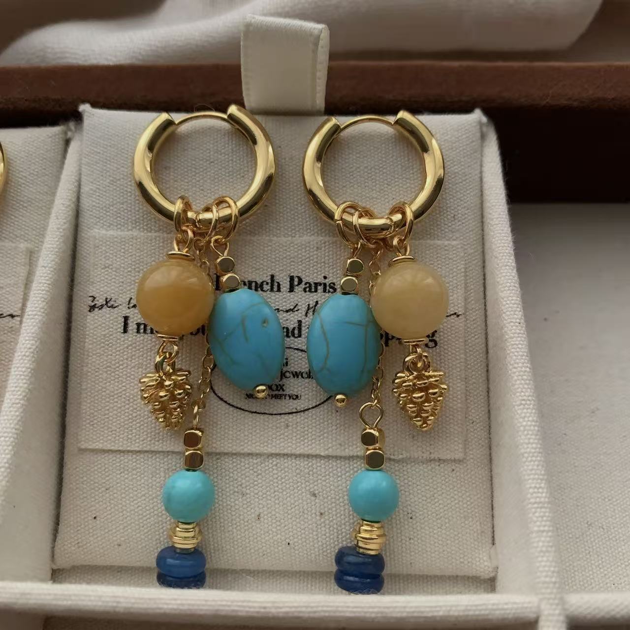 Natural Stone Beaded Grape Pendant Earrings Earrings Elegant Light Luxury Exquisite Niche Fashion Pastoral Versatile Earrings
Natural Stone Beaded Grape Pendant Earrings Earrings Elegant Light Luxury Exquisite Niche Fashion Pastoral Versatile Earrings