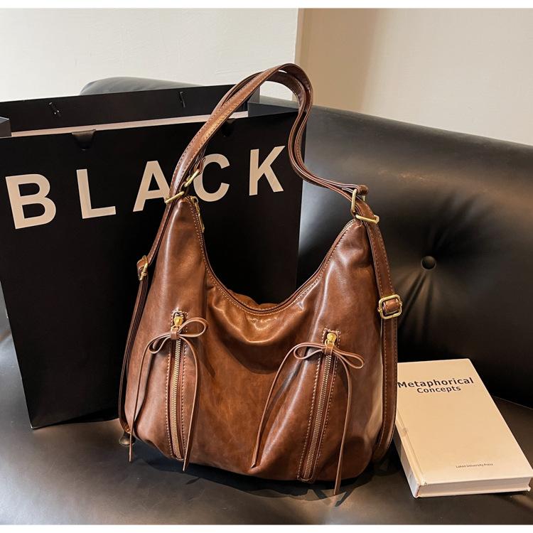 Autumn and winter large-capacity bag women s 2025 new shoulder messenger tote bag slack backpack чёрный
Autumn and winter large-capacity bag women s 2025 new shoulder messenger tote bag slack backpack чёрный
