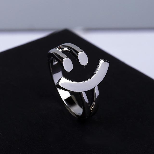 Серебро 925 пробы, высокое качество, кольцо со смайлом, простое индивидуальное кольцо с улыбкой, женское праздничное ювелирное изделие, подарок Resizable белый
Серебро 925 пробы, высокое качество, кольцо со смайлом, простое индивидуальное кольцо с улыбкой, женское праздничное ювелирное изделие, подарок Resizable белый