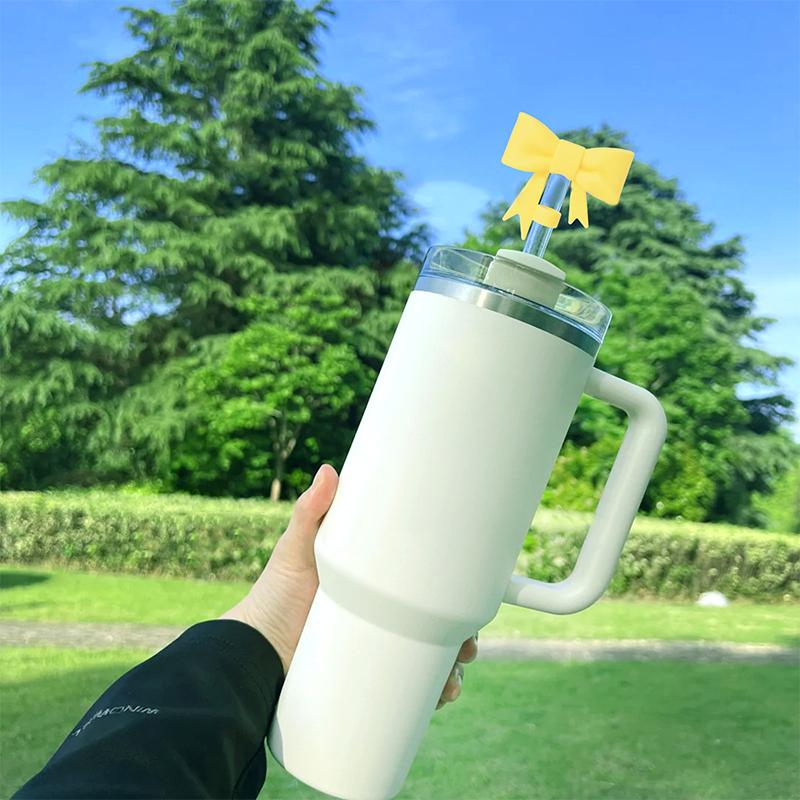 Bow Straw Cap Covers Toppers Silicone Accessories For Stanley Cups 30&40 Oz Flower Straw Cover Cap Reusable Dust-proof Topper
Bow Straw Cap Covers Toppers Silicone Accessories For Stanley Cups 30&40 Oz Flower Straw Cover Cap Reusable Dust-proof Topper