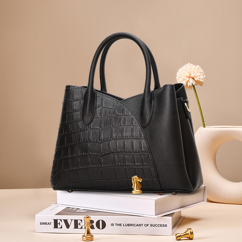 Модная женская сумка большой вместимости с узором под крокодила, универсальная черная сумка для мам чёрный
Модная женская сумка большой вместимости с узором под крокодила, универсальная черная сумка для мам чёрный