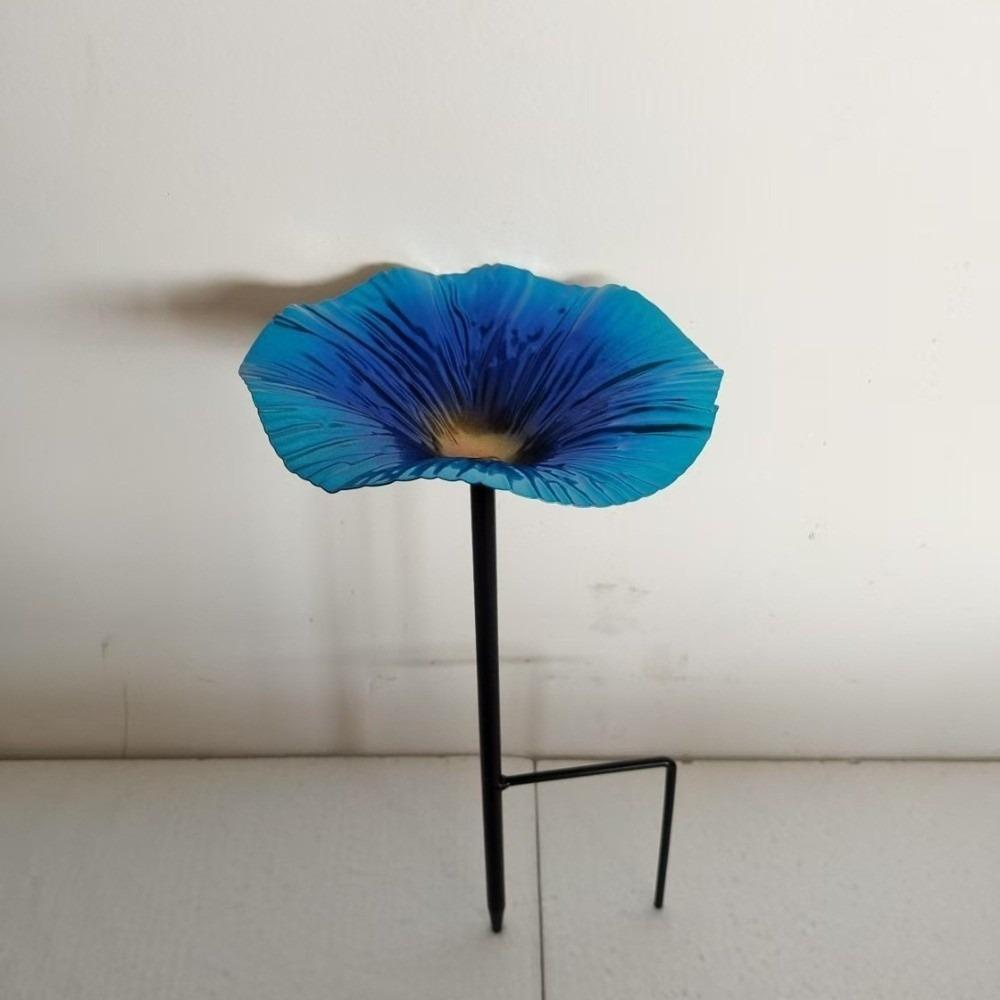 Flower Shaped Outdoor Bird Feeder Retro Bird Watering Station Bird Water Drinker Balcony синий
Flower Shaped Outdoor Bird Feeder Retro Bird Watering Station Bird Water Drinker Balcony синий