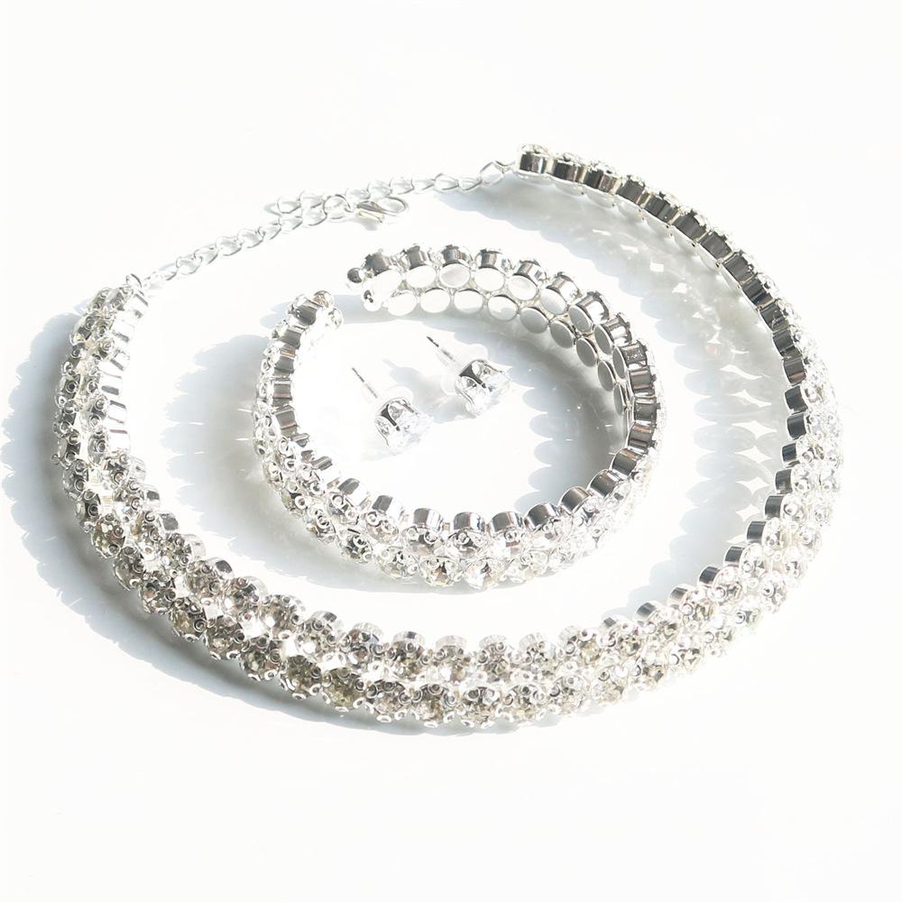 European And American Inlaid Rhinestone Zircon New Full Diamond Personality Light Luxury Temperament High Sense Gorgeous Style Jewelry Set срібний
European And American Inlaid Rhinestone Zircon New Full Diamond Personality Light Luxury Temperament High Sense Gorgeous Style Jewelry Set срібний