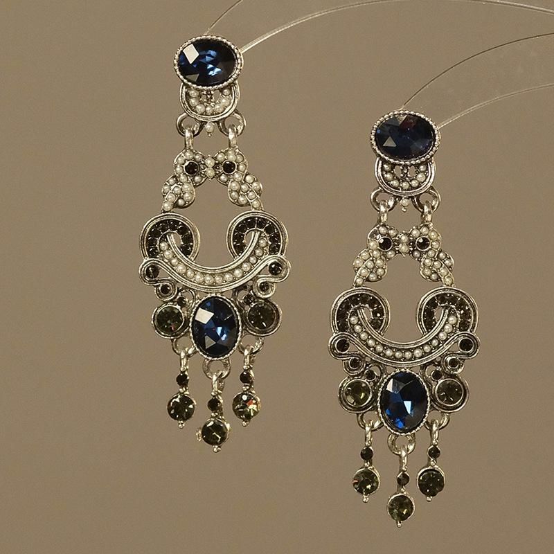 Silver Needle Diamond Oval Pearl Fringed Earrings European and American Court Style Elegant Earrings Light Luxury Premium Earrings Women
Silver Needle Diamond Oval Pearl Fringed Earrings European and American Court Style Elegant Earrings Light Luxury Premium Earrings Women
