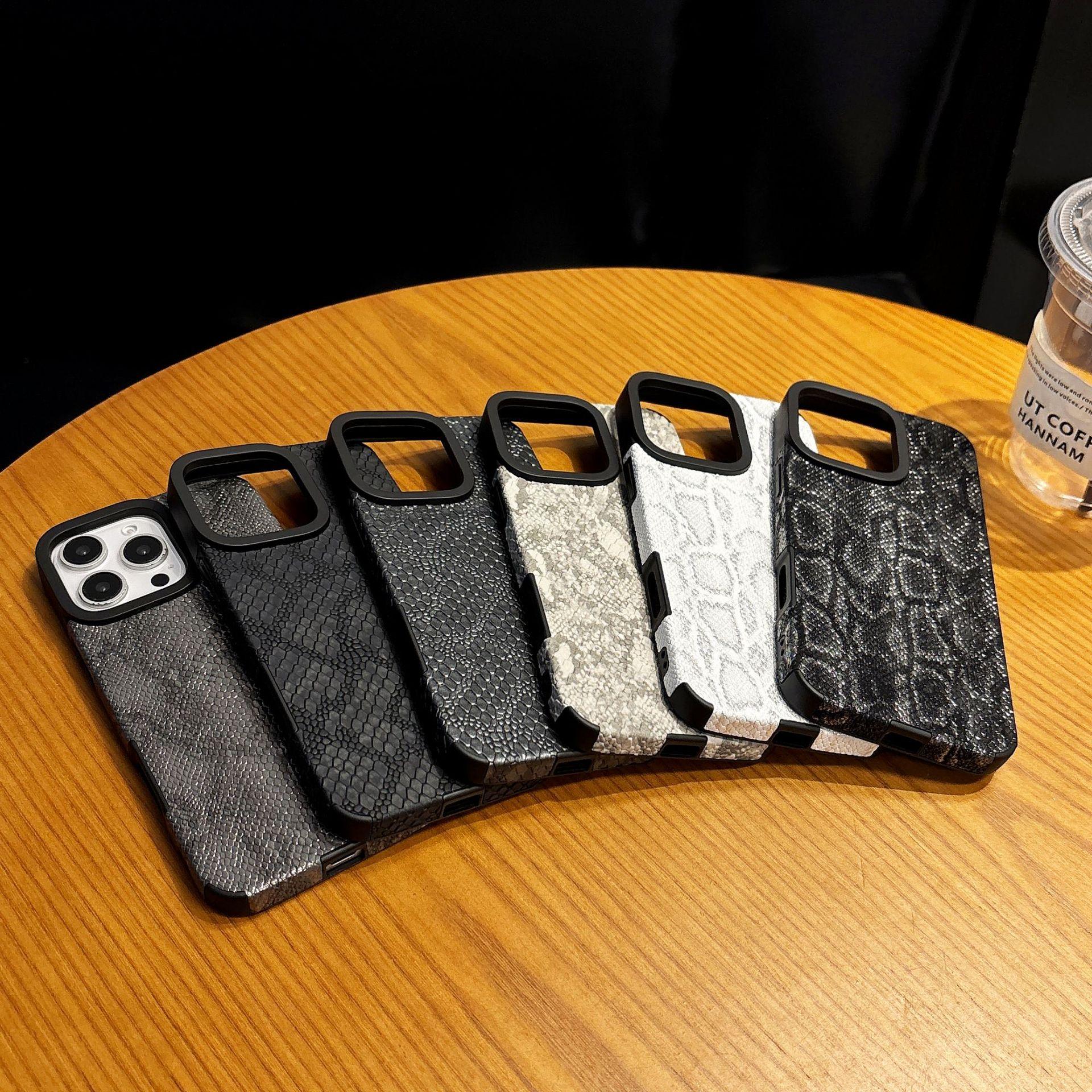 Built-in Magnetic Snake-skin Pattern Suitable for IPhone16ProMax Mobile Phone Case Apple 15 Wristband Bracket Case iPhone16
Built-in Magnetic Snake-skin Pattern Suitable for IPhone16ProMax Mobile Phone Case Apple 15 Wristband Bracket Case iPhone16