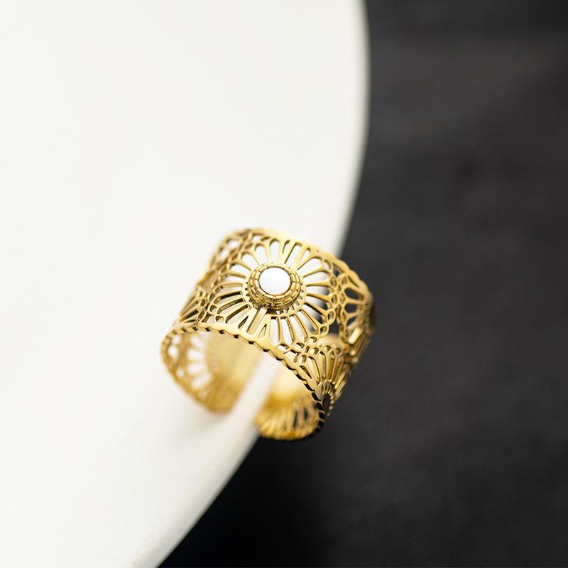 14K Gold Titanium Steel Adjustable Ring with Shell Cutout Flower Lace Design - French Minimalist Retro Style for Women Adjustable Open Size
14K Gold Titanium Steel Adjustable Ring with Shell Cutout Flower Lace Design - French Minimalist Retro Style for Women Adjustable Open Size