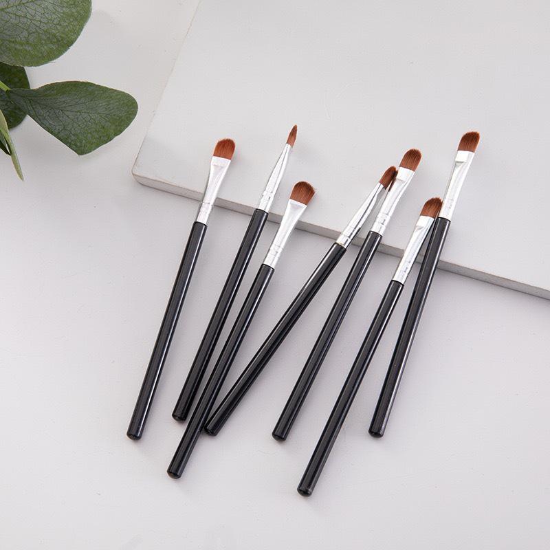 Cloud Ceramic Angled Makeup Brush: Slanted Flat-Edge for Eyeliner, Eyebrows, and Under-Eye Application.
Cloud Ceramic Angled Makeup Brush: Slanted Flat-Edge for Eyeliner, Eyebrows, and Under-Eye Application.