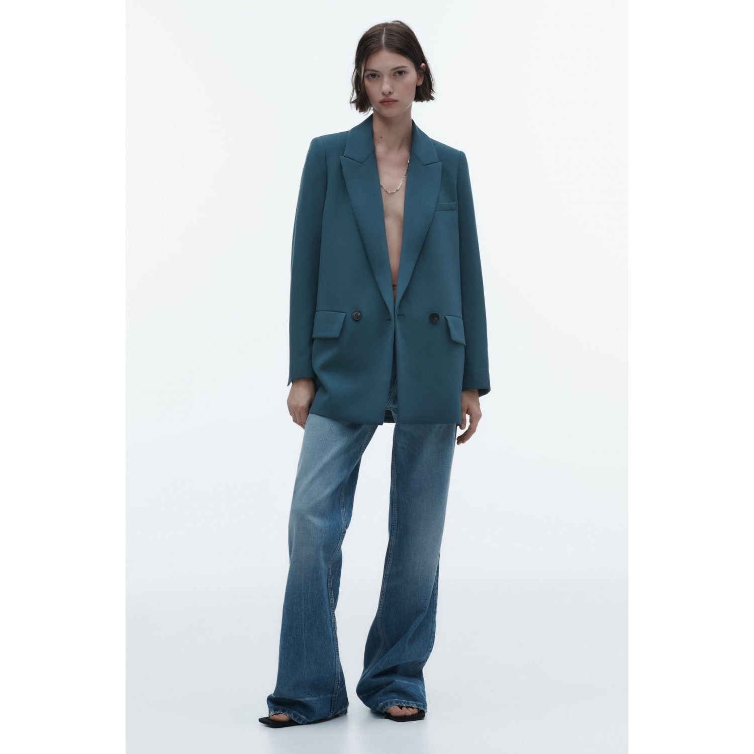 LONG LOOSE FIT BLAZER 
LONG LOOSE FIT BLAZER