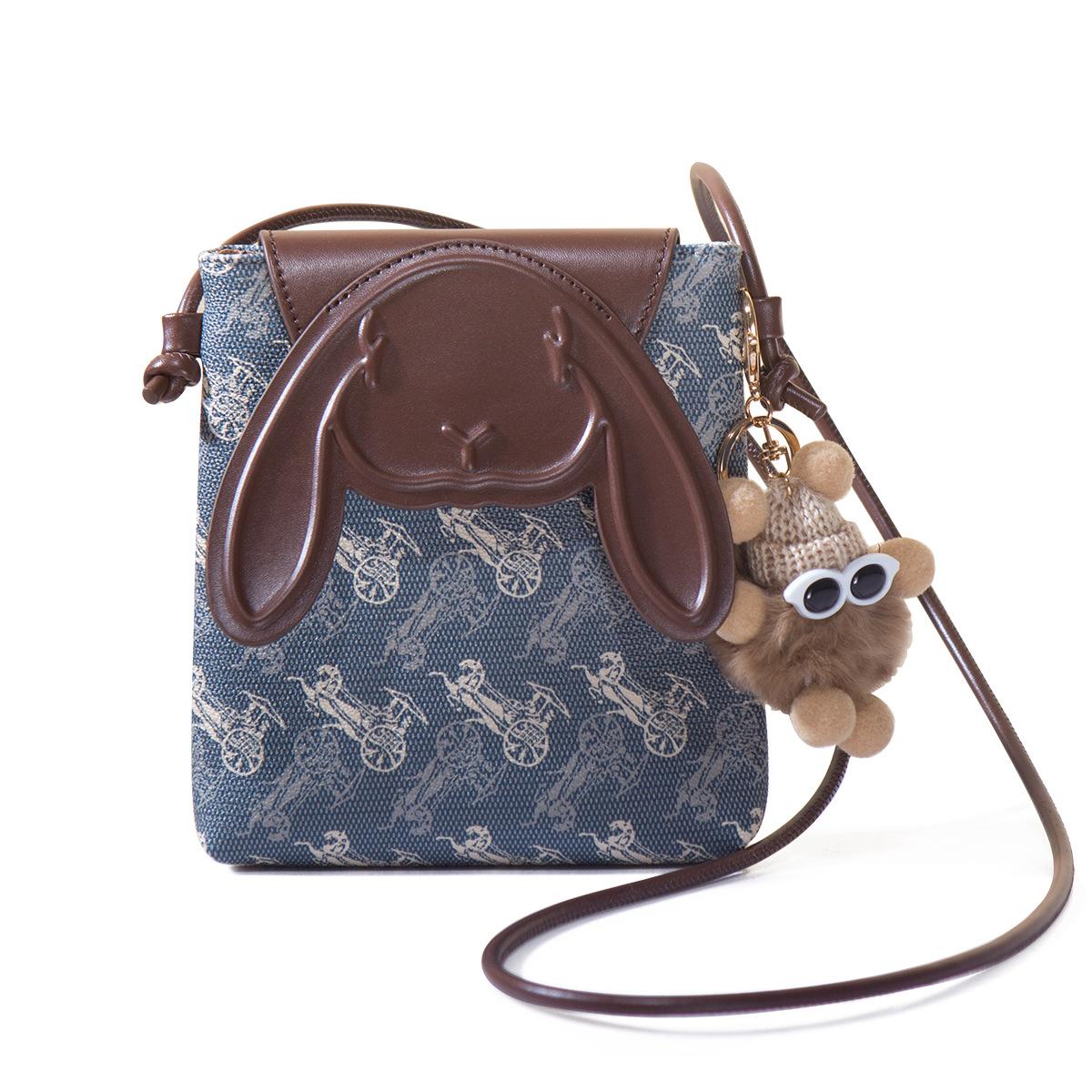 Send girlfriend mobile phone bag underarm bag Qixi Festival gift bag women s bag handbag daily commute
Send girlfriend mobile phone bag underarm bag Qixi Festival gift bag women s bag handbag daily commute