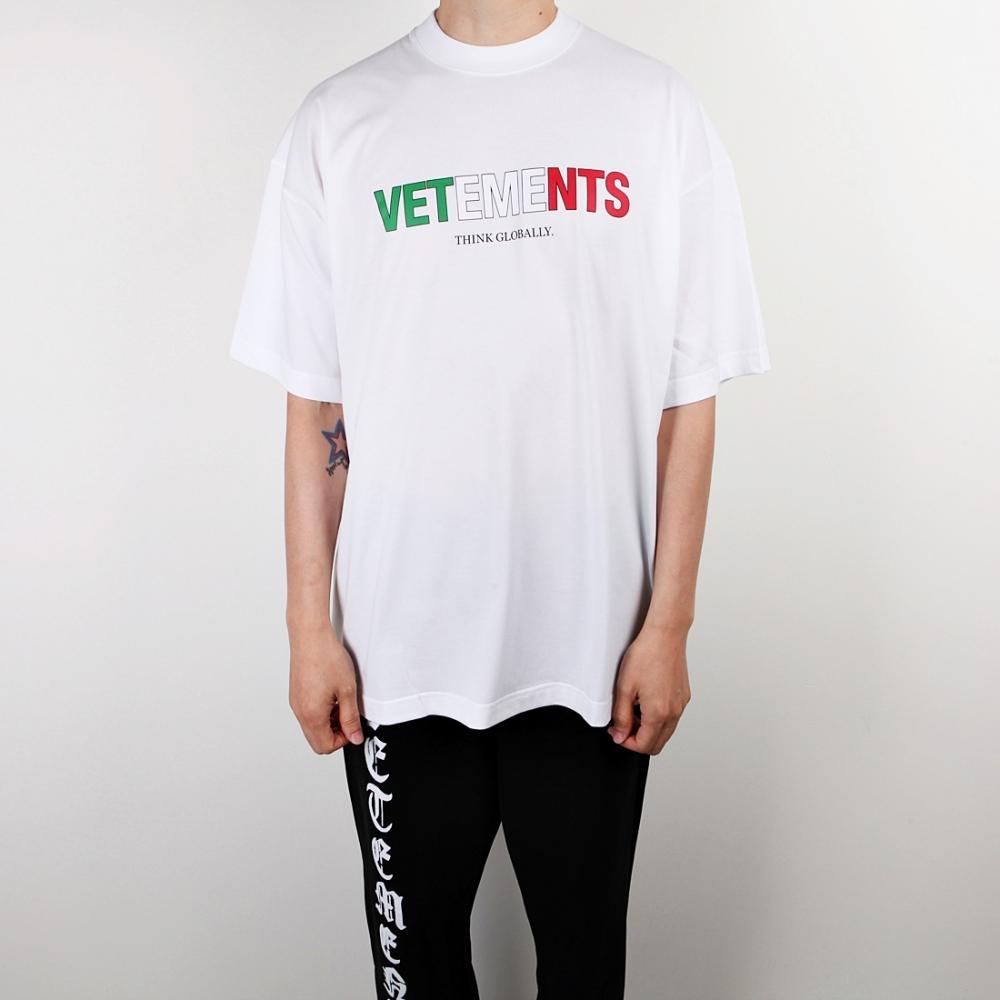 Футболка Vetements с коротким рукавом Italiano Logo Round White UA52TR290I
Футболка Vetements с коротким рукавом Italiano Logo Round White UA52TR290I