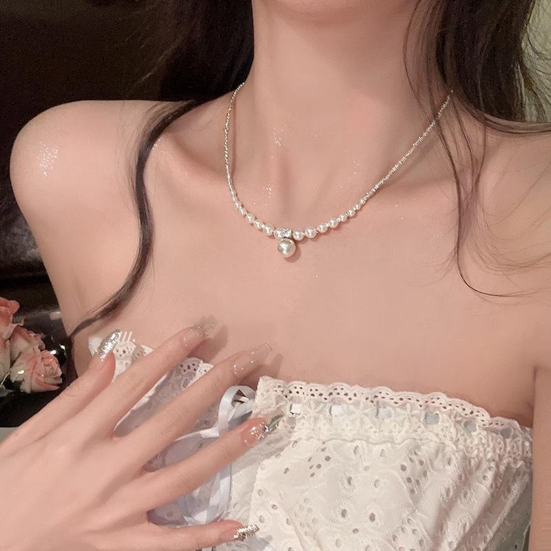 Female Niche Collarbone Necklace
Female Niche Collarbone Necklace