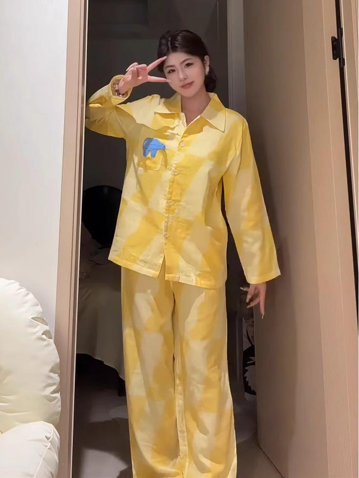 Korean Cartoon Elephant Pajamas Set: Women s Long-Sleeve Cardigan with Pants, Plus Size, Spring/Fall 2025 Style XXXL
Korean Cartoon Elephant Pajamas Set: Women s Long-Sleeve Cardigan with Pants, Plus Size, Spring/Fall 2025 Style XXXL