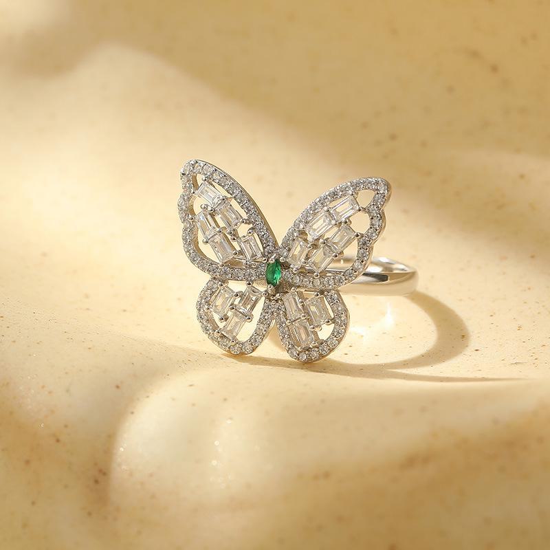 Кольцо Banyan Tree S925 Silver Luxury с бабочкой и цирконом для женщин RS605, Adjustable opening белого золота
Кольцо Banyan Tree S925 Silver Luxury с бабочкой и цирконом для женщин RS605, Adjustable opening белого золота
