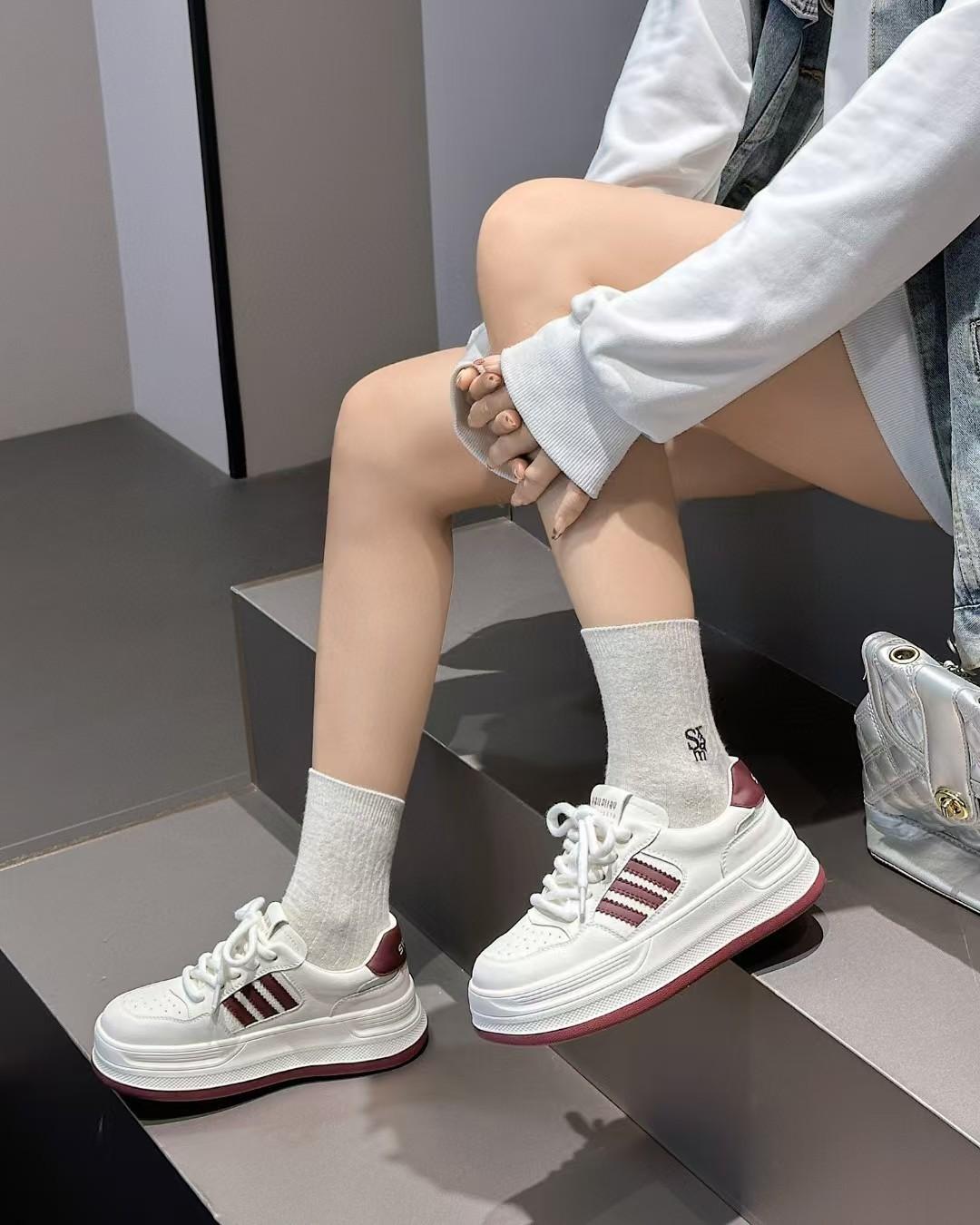 Platform women s autumn new height-increasing sports and leisure shoes, super fire versatile and lightweight muffin shoes women s shoes 40 бордовий
Platform women s autumn new height-increasing sports and leisure shoes, super fire versatile and lightweight muffin shoes women s shoes 40 бордовий