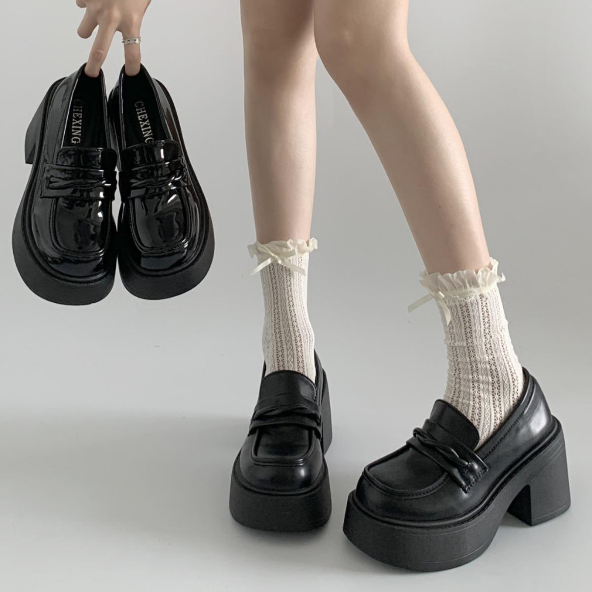 Black British versatile high-heeled platform small leather shoes women s new summer one-pedal heightening loafers 40 матовий чорний колір
Black British versatile high-heeled platform small leather shoes women s new summer one-pedal heightening loafers 40 матовий чорний колір