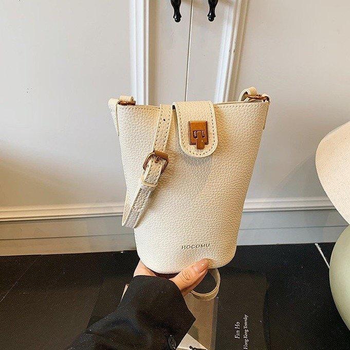 One shoulder messenger bag, mobile phone bag, women s versatile casual small bucket bag, large capacity fashionable
One shoulder messenger bag, mobile phone bag, women s versatile casual small bucket bag, large capacity fashionable