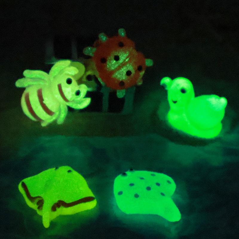 10Pcs Cartoon Luminous Devil Fish Snail Spider Fish Tank Aquarium Ornament Figurine Miniature Landscape Home Decoration Gifts
10Pcs Cartoon Luminous Devil Fish Snail Spider Fish Tank Aquarium Ornament Figurine Miniature Landscape Home Decoration Gifts