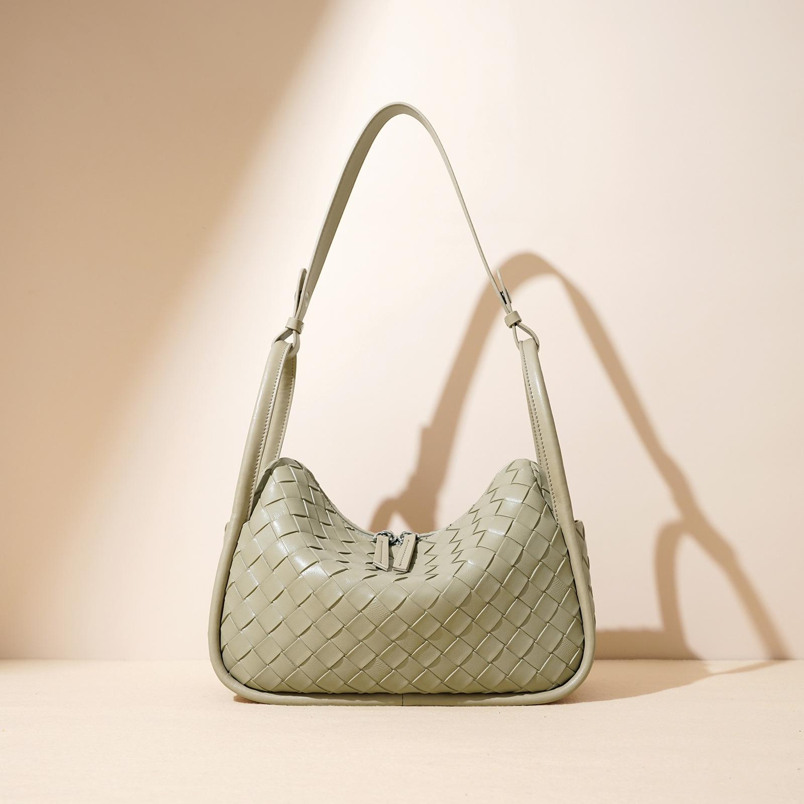 Shangxin Shoulder Bag Niche Design Pure Hand-woven Bag Simple Fashion Versatile Leather Messenger Bag
Shangxin Shoulder Bag Niche Design Pure Hand-woven Bag Simple Fashion Versatile Leather Messenger Bag