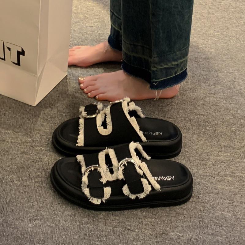 Niche retro fringed one-word slippers women s summer wear fashion belt buckle casual thick-soled beach sandals sandals 39 чорний
Niche retro fringed one-word slippers women s summer wear fashion belt buckle casual thick-soled beach sandals sandals 39 чорний