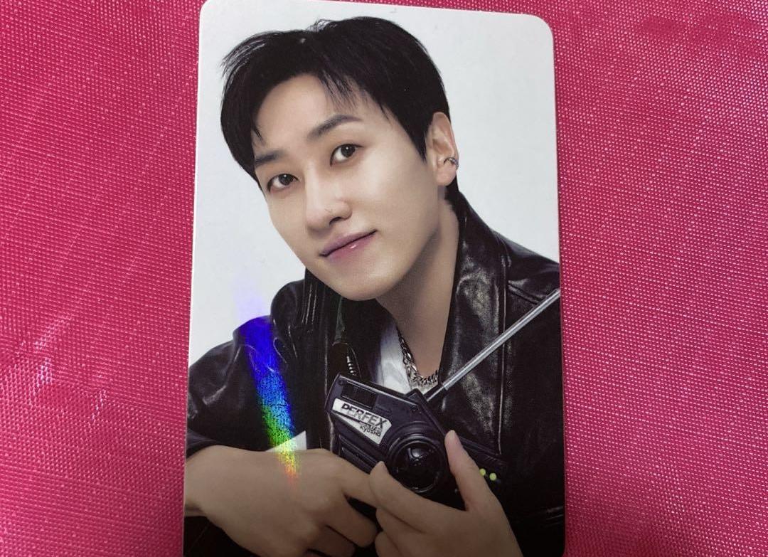 Использованная официальная благотворительная фотокарточка SMTOWN LIVE 2025 SUPER JUNIOR EUNHYUK hottracks Limited SEOUL SMT
Использованная официальная благотворительная фотокарточка SMTOWN LIVE 2025 SUPER JUNIOR EUNHYUK hottracks Limited SEOUL SMT